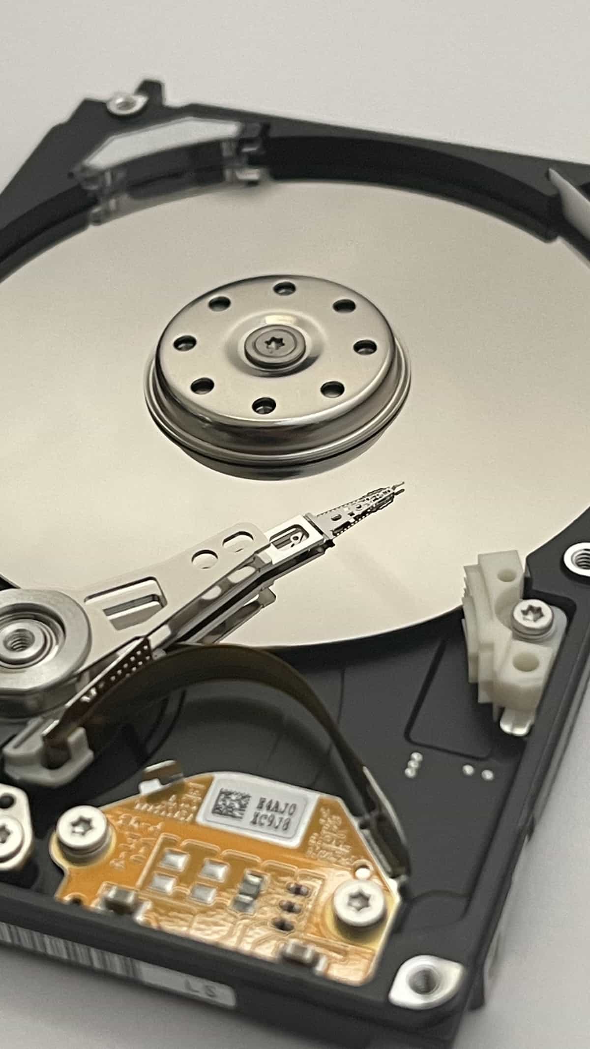 How many heads does a hard drive have?