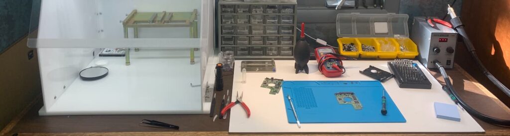 Data Recovery Cost Calculator - Hard Drive Recovery Pricing 2024 2 Data recovery cost - lab equipment view